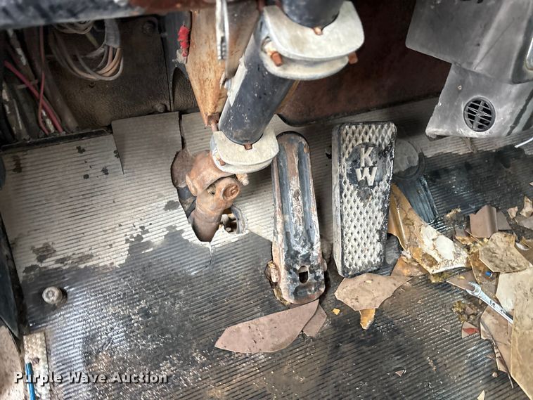 image for item EE1395 Kenworth 853 Truck with trailer