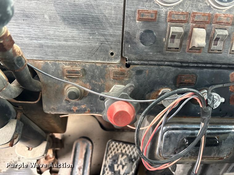 image for item EE1395 Kenworth 853 Truck with trailer