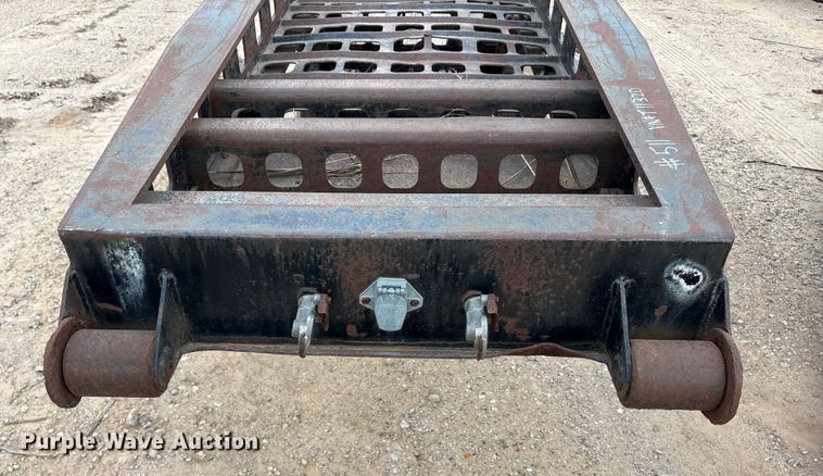 image for item EE1400 1983 Siebert low boy beam trailer