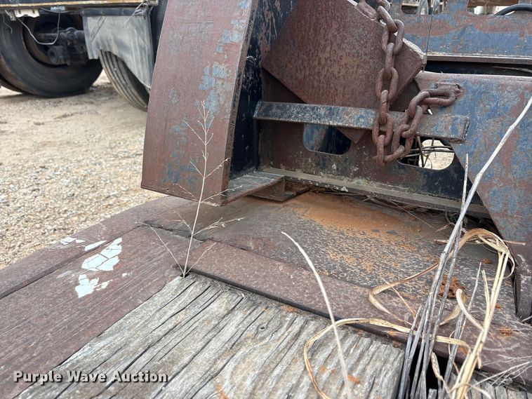 image for item EE1400 1983 Siebert low boy beam trailer