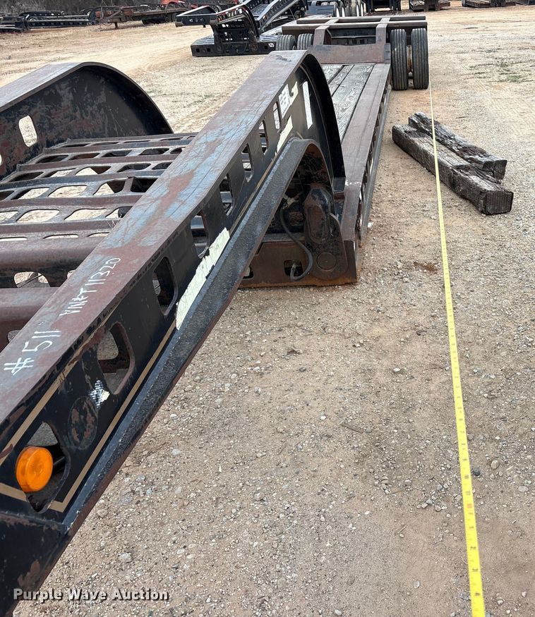 image for item EE1400 1983 Siebert low boy beam trailer