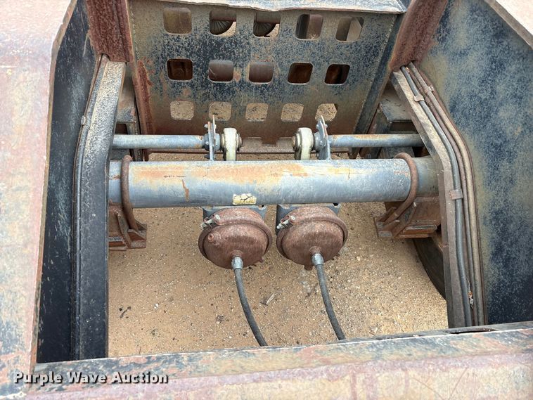 image for item EE1400 1983 Siebert low boy beam trailer