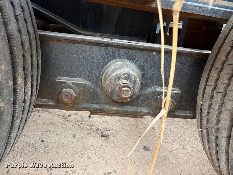 image for item EE1400 1983 Siebert low boy beam trailer