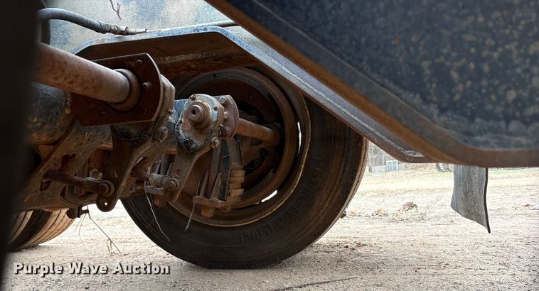 image for item EE1400 1983 Siebert low boy beam trailer