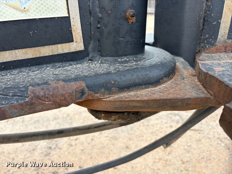 image for item EE1400 1983 Siebert low boy beam trailer