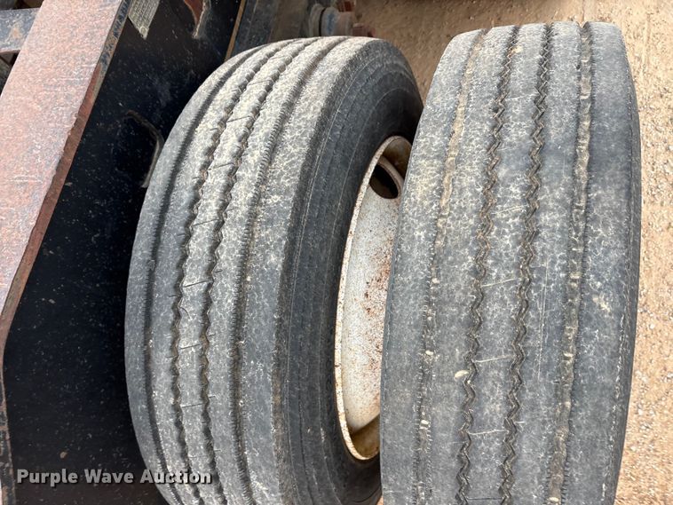 image for item EE1400 1983 Siebert low boy beam trailer