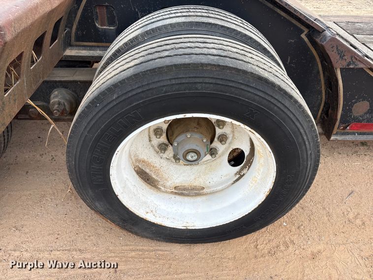 image for item EE1400 1983 Siebert low boy beam trailer