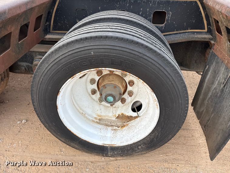 image for item EE1400 1983 Siebert low boy beam trailer