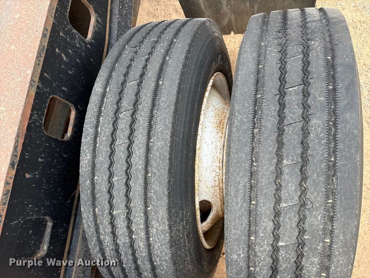 image for item EE1400 1983 Siebert low boy beam trailer