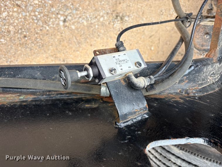 image for item EE1402 1986 Siebert lowboy equipment trailer