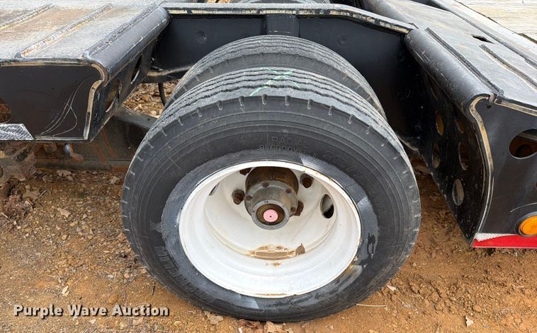 image for item EE1409 1989 Cozad lowboy equipment trailer