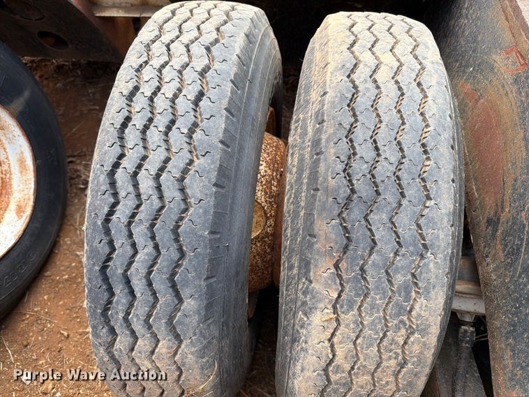 image for item EE1412 1985 Cozad lowboy equipment trailer