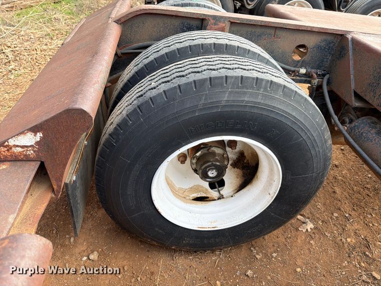 image for item EE1412 1985 Cozad lowboy equipment trailer