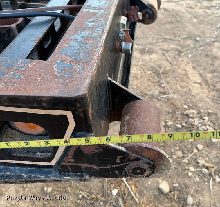 image for item EE1418 1983 Siebert 30T8WDDJ jeep axle