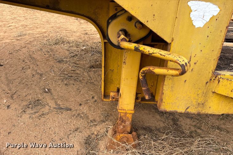 image for item EE1421 1979 Transcraft DTX-20-43 drop deck trailer