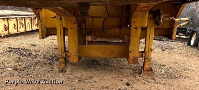 image for item EE1421 1979 Transcraft DTX-20-43 drop deck trailer