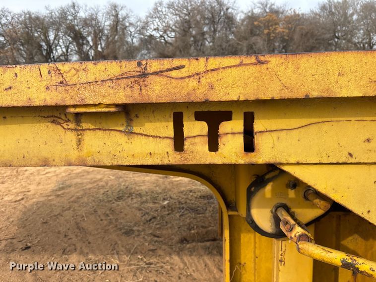 image for item EE1421 1979 Transcraft DTX-20-43 drop deck trailer