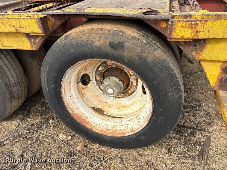 image for item EE1421 1979 Transcraft DTX-20-43 drop deck trailer