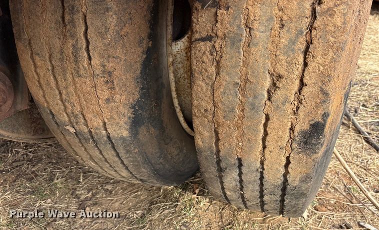 image for item EE1421 1979 Transcraft DTX-20-43 drop deck trailer