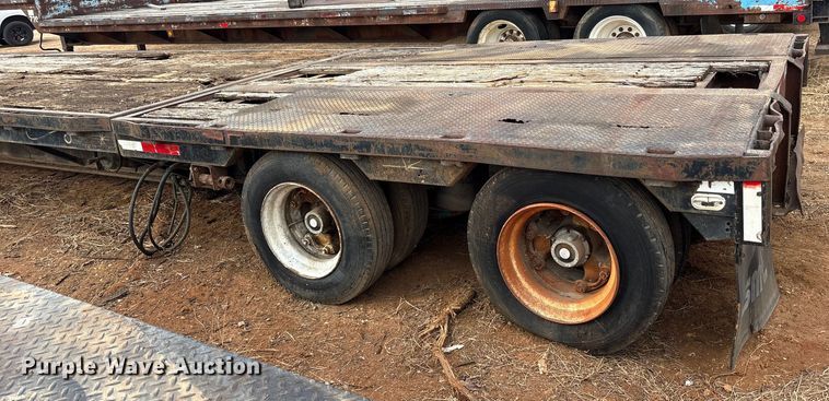 image for item EE1426 1976 Great Dane drop deck trailer