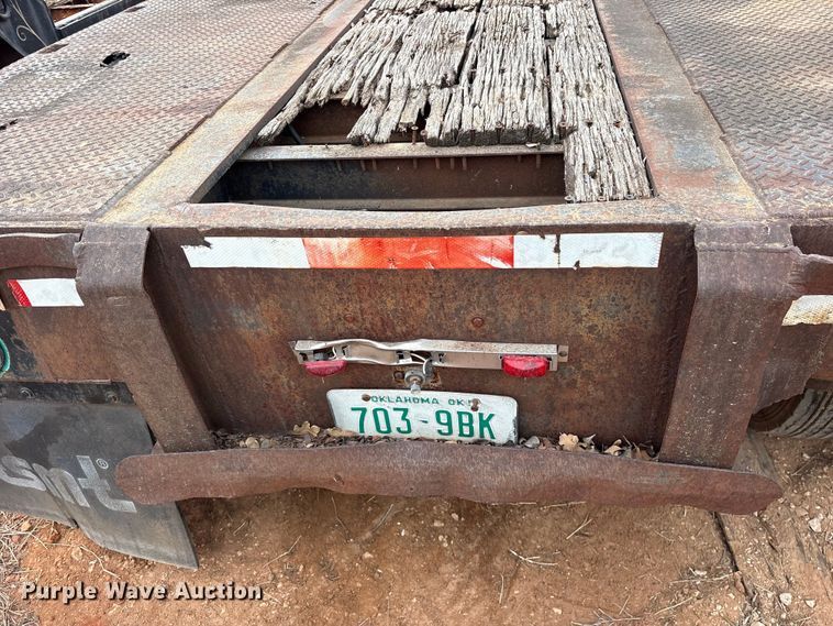 image for item EE1426 1976 Great Dane drop deck trailer