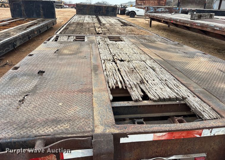 image for item EE1426 1976 Great Dane drop deck trailer