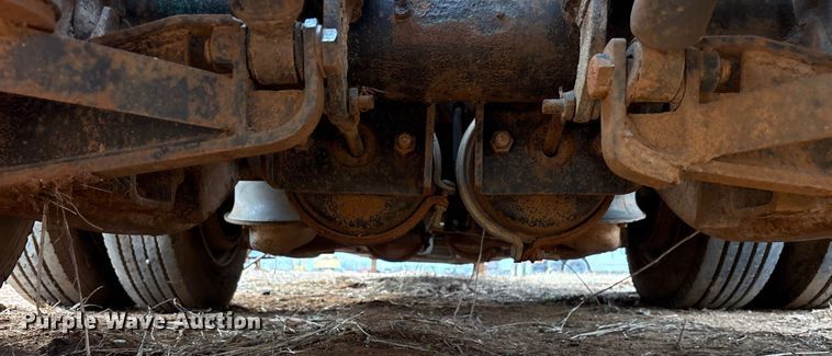 image for item EE1426 1976 Great Dane drop deck trailer