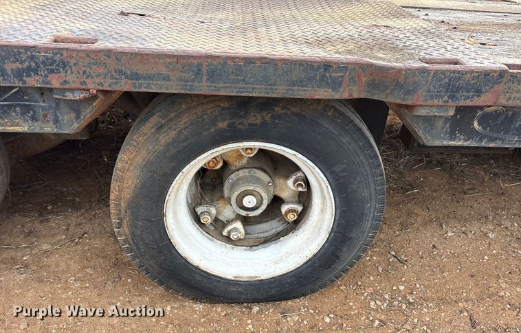 image for item EE1426 1976 Great Dane drop deck trailer