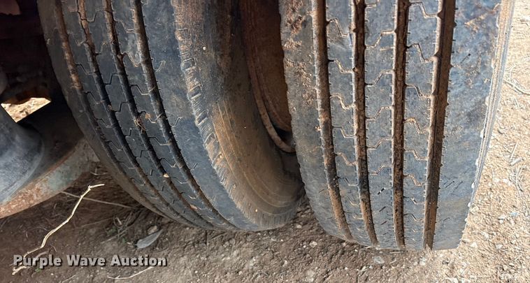 image for item EE1426 1976 Great Dane drop deck trailer