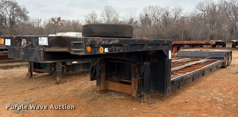 image for item EE1427 1981 Transcraft drop deck trailer