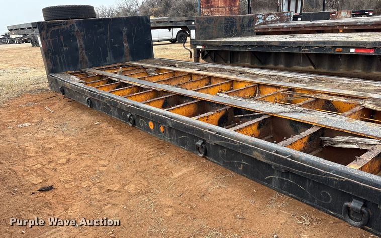 image for item EE1427 1981 Transcraft drop deck trailer