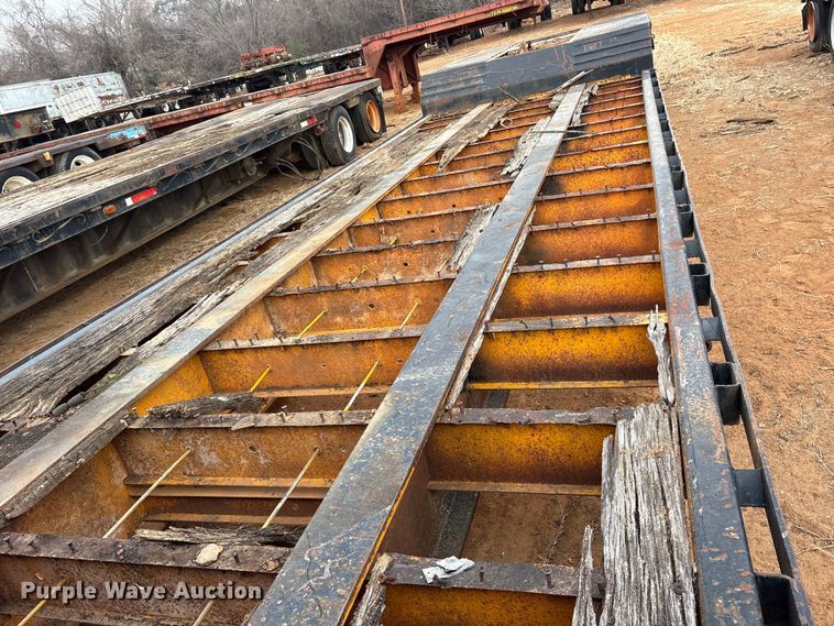 image for item EE1427 1981 Transcraft drop deck trailer