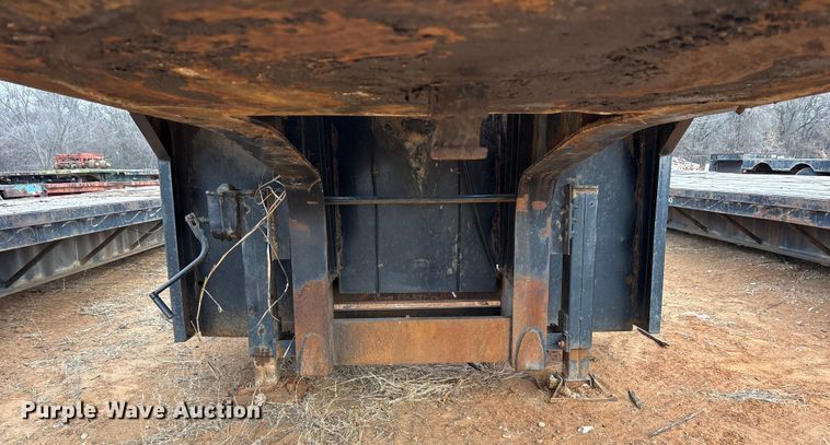 image for item EE1427 1981 Transcraft drop deck trailer