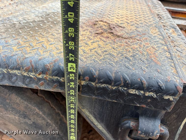 image for item EE1427 1981 Transcraft drop deck trailer