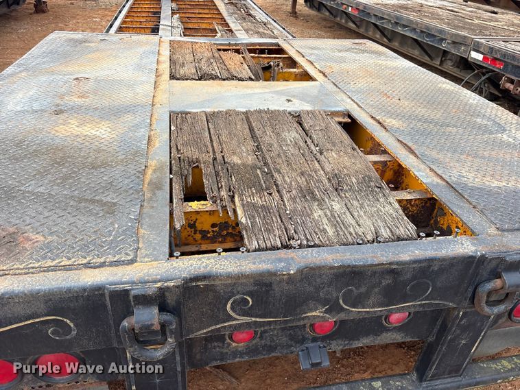 image for item EE1427 1981 Transcraft drop deck trailer