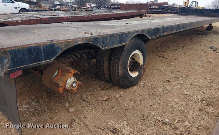image for item EE1429 1976 Nabors drop deck trailer