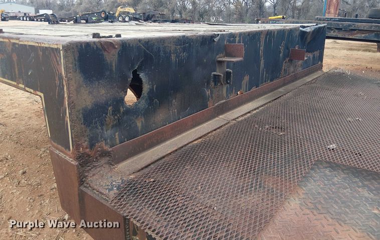 image for item EE1429 1976 Nabors drop deck trailer