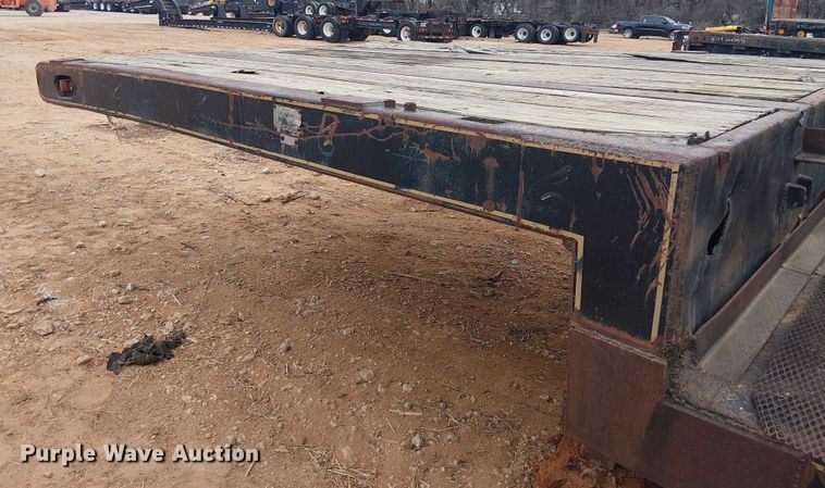 image for item EE1429 1976 Nabors drop deck trailer