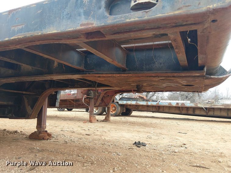 image for item EE1429 1976 Nabors drop deck trailer