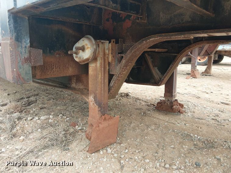 image for item EE1429 1976 Nabors drop deck trailer
