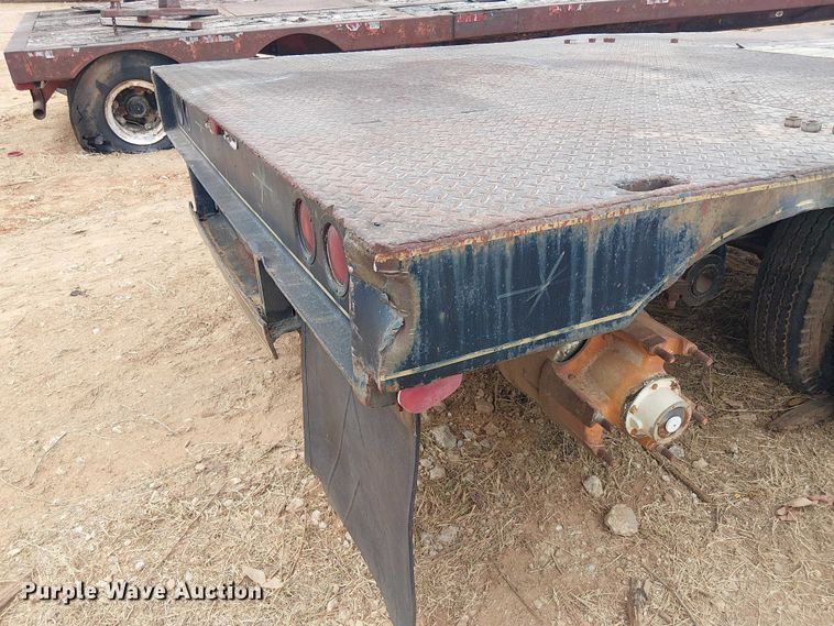 image for item EE1429 1976 Nabors drop deck trailer