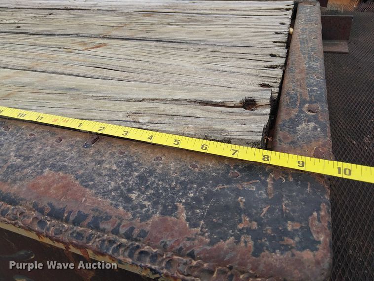 image for item EE1429 1976 Nabors drop deck trailer