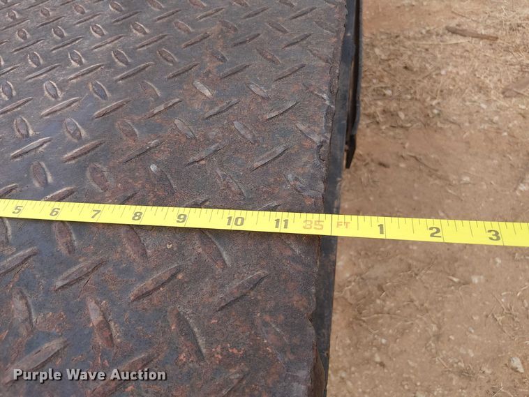 image for item EE1429 1976 Nabors drop deck trailer