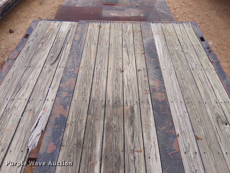 image for item EE1429 1976 Nabors drop deck trailer