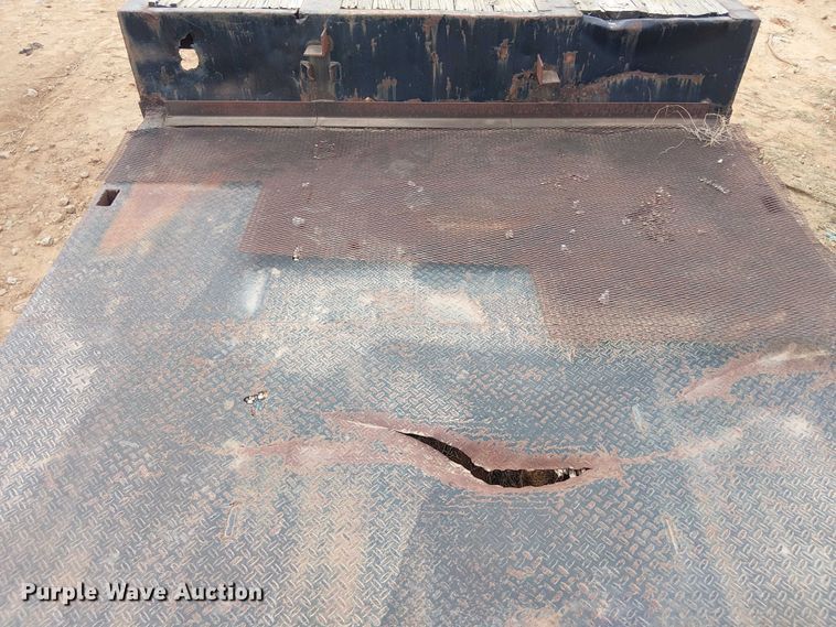 image for item EE1429 1976 Nabors drop deck trailer