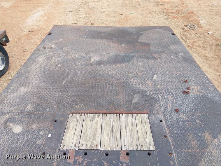 image for item EE1429 1976 Nabors drop deck trailer