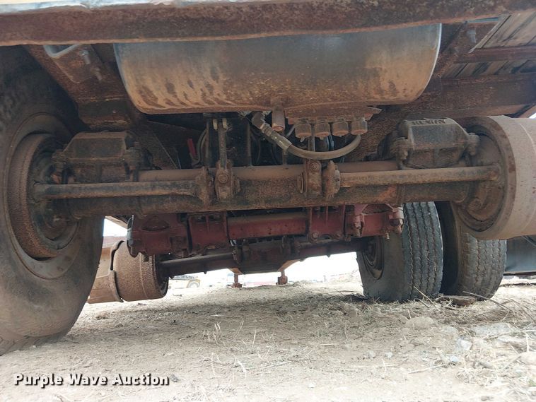 image for item EE1429 1976 Nabors drop deck trailer