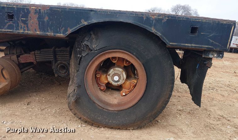 image for item EE1429 1976 Nabors drop deck trailer