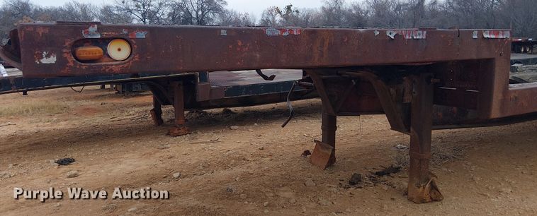 image for item EE1430 1975 Nabors drop deck trailer