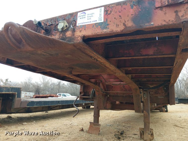 image for item EE1430 1975 Nabors drop deck trailer